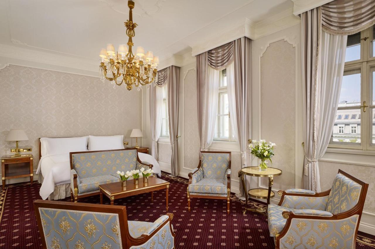 Imperial Junior Suite with Two Twin Beds and City View